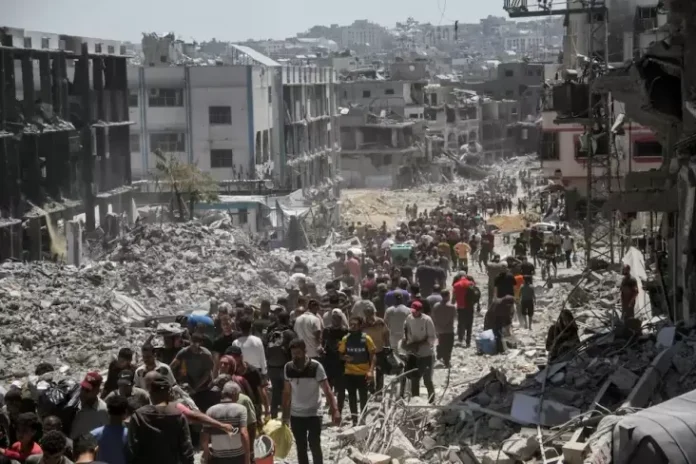 Konflik Gaza Memanas: Pengungsi Melarikan Diri Mencari Keselamatan saat Situasi Makin Memburuk