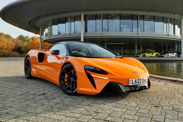 McLaren Luncurkan Penantang Rolls-Royce Cullinan, SUV Sport Listrik Bertenaga Tinggi