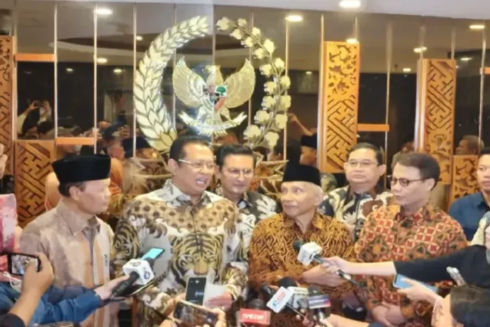 Mantan Ketua MPR Amien Rais Mendesak Kembalinya Pemilihan Presiden oleh MPR