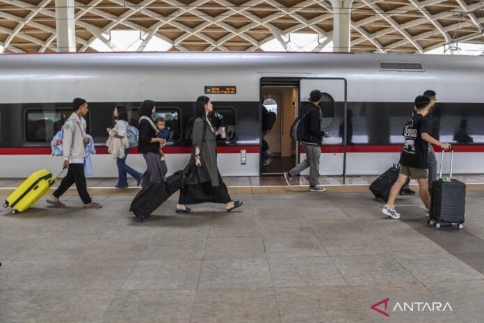 Kereta Cepat Jakarta-Bandung Resmi Beroperasi: Berikut Rincian Harga dan Cara Mendapatkan Tiket